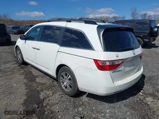 2011 Honda Odyssey EX-L with VIN 5FNRL5H69BB084277, listed as a IAAI auction lot 41986692 with 273,272 mi miles. Bid and sale history available at carsss.com. Image 3.