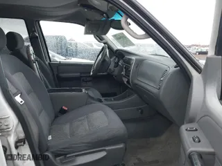 2005 Ford Explorer Sport Trac XLS with VIN 1FMZU67K85UA47665, listed as a IAAI auction lot 41559468 with 124,061 mi miles. Bid and sale history available at carsss.com. Image 5.