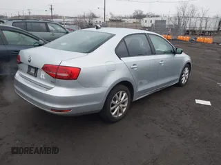 2015 Volkswagen Jetta SE с VIN 3VWD17AJ2FM354359, выставлен на аукционе IAAI как лот 41665595 с пробегом 155 748 миль миль и . История ставок и продаж доступна на DreamBid. Изображение 4.