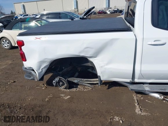 2024 Chevrolet Silverado 1500 LT with VIN 1GCRDDED9RZ392886, listed as a IAAI auction lot 41779651 with Not Provided miles and . Bid and sale history available at DreamBid. Image 6.