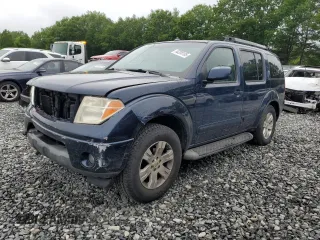 2006 Nissan Pathfinder SE z VIN 5N1AR18W66C610092, wystawiony jako Copart lot #60208105 z przebiegiem 235 876 mil mil oraz Czysty tytuł • Clean title. Historia ofert i sprzedaży dostępna na DreamBid. Obrazek 1.