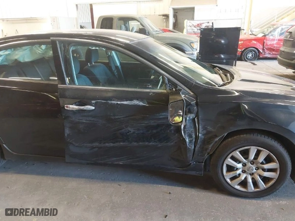 2017 Nissan Altima 2.5 S with VIN 1N4AL3APXHN356467, listed as a IAAI auction lot 41414684 with 117,173 mi miles. Bid and sale history available at carsss.com. Image 6.