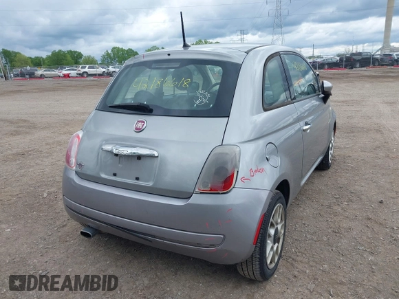 2015 FIAT 500 Pop с VIN 3C3CFFAR2FT590195, выставлен на аукционе IAAI как лот 42186618 с пробегом 131 007 миль миль и . История ставок и продаж доступна на DreamBid. Изображение 4.