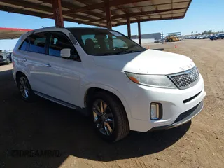 2014 Kia Sorento SX with VIN 5XYKW4A76EG438386, listed as a IAAI auction lot 41841587 with 183,076 mi miles. Bid and sale history available at carsss.com. Image 1.