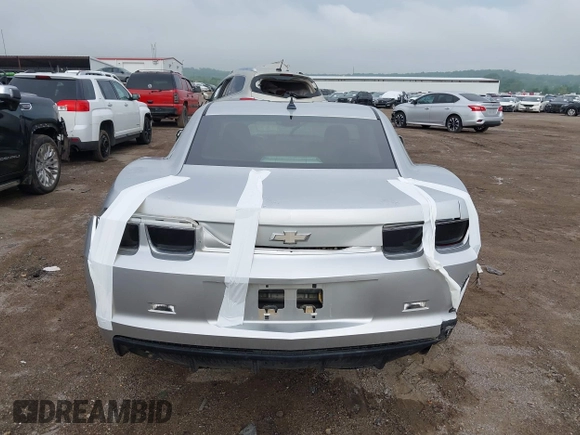 2011 Chevrolet Camaro 2LS z VIN 2G1FA1ED4B9130020, wystawiony jako IAAI lot #42097123 z przebiegiem 91 285 mil mil oraz . Historia ofert i sprzedaży dostępna na DreamBid. Obrazek 16.