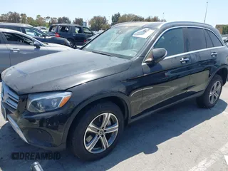 2019 Mercedes-Benz GLC 350e z VIN WDC0G5EB3KF619396, wystawiony jako IAAI lot #42353279 z przebiegiem 23 600 mil mil oraz . Historia ofert i sprzedaży dostępna na DreamBid. Obrazek 2.