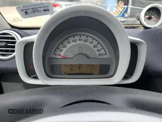 2013 Smart fortwo Passion z VIN WMEEK3BA6DK640099, wystawiony jako Copart lot #50757045 z przebiegiem 102 129 mil mil oraz Czysty tytuł • Clean title. Historia ofert i sprzedaży dostępna na DreamBid. Obrazek 9.