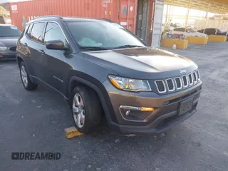 2019 Jeep Compass Latitude w/Sun/Wheel Pkg with VIN 3C4NJCBB7KT782371, listed as a IAAI auction lot 41682657 with 81,222 mi miles. Bid and sale history available at carsss.com. Image 1.