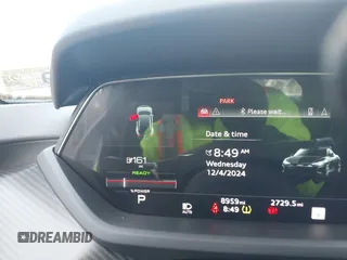 2023 Audi RS e-tron GT z VIN WAUBHBFW5P7903655, wystawiony jako IAAI lot #40952092 z przebiegiem 8959 mil mil oraz . Historia ofert i sprzedaży dostępna na DreamBid. Obrazek 17.