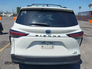 2021 Toyota Sienna XLE с VIN 5TDJRKEC8MS032240, выставлен на аукционе IAAI как лот 42335055 с пробегом 42 265 миль миль и . История ставок и продаж доступна на DreamBid. Изображение 16.