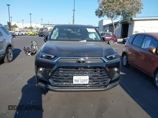 2024 Toyota Highlander XLE z VIN 5TDAAAB52RS003735, wystawiony jako IAAI lot #42373845 z przebiegiem 12 569 mil mil oraz . Historia ofert i sprzedaży dostępna na DreamBid. Obrazek 13.