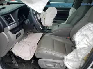 2019 Toyota Highlander Limited with VIN 5TDDZRFH7KS968833, listed as a Copart auction lot 54575595 with 125,176 mi miles and Salvage title. Bid and sale history available at DreamBid. Image 7.