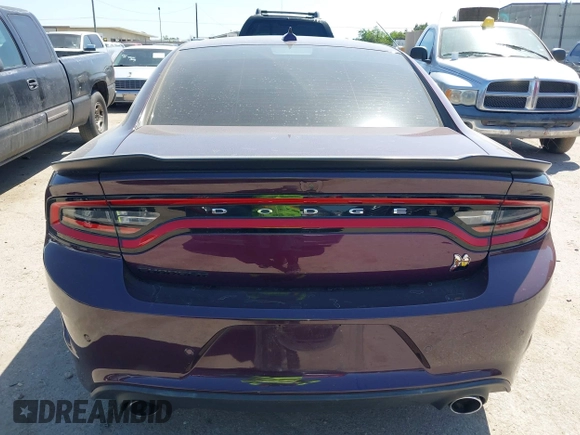 2020 Dodge Charger Scat Pack Widebody z VIN 2C3CDXGJ8LH190207, wystawiony jako IAAI lot #42003361 z przebiegiem 9 945 mil mil oraz . Historia ofert i sprzedaży dostępna na DreamBid. Obrazek 16.