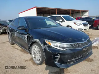 2016 Kia Optima SXL Turbo with VIN 5XXGV4L22GG111193, listed as a IAAI auction lot 41516370 with 109,000 mi miles. Bid and sale history available at carsss.com. Image 1.