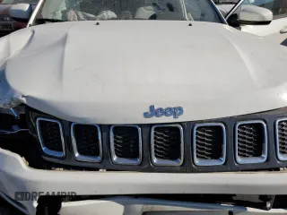 2018 Jeep Compass Latitude z VIN 3C4NJDBB5JT401315, wystawiony jako Copart lot #42822284 z przebiegiem 56 892 mil mil oraz Szkody całkowita. Historia ofert i sprzedaży dostępna na DreamBid. Obrazek 12.