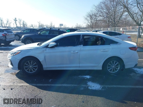 2018 Hyundai Sonata SE z VIN 5NPE24AF2JH684385, wystawiony jako IAAI lot #41354065 z przebiegiem 73 680 mil mil oraz . Historia ofert i sprzedaży dostępna na DreamBid. Obrazek 14.