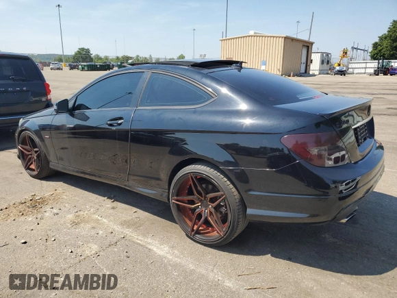 2013 Mercedes-Benz C 250 z VIN WDDGJ4HB2DF949082, wystawiony jako Copart lot #65957375 z przebiegiem 156 936 mil mil oraz Czysty tytuł • Clean title. Historia ofert i sprzedaży dostępna na DreamBid. Obrazek 2.