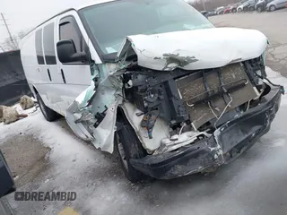 2015 Chevrolet Express Cargo z VIN 1GCZGUCG1F1101005, wystawiony jako IAAI lot #41314699 z przebiegiem 103 736 mil mil oraz . Historia ofert i sprzedaży dostępna na DreamBid. Obrazek 1.