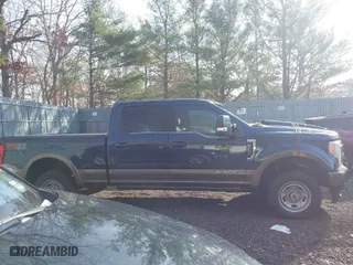 2017 Ford Super Duty F-250 SRW Lariat with VIN 1FT7W2BTXHEF12704, listed as a IAAI auction lot 41184490 with 166,196 mi miles. Bid and sale history available at carsss.com. Image 13.