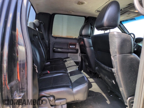 2006 Ford F-150 XLT z VIN 1FTPW14576FA41997, wystawiony jako Copart lot #63773895 z przebiegiem 182 893 mil mil oraz Czysty tytuł • Clean title. Historia ofert i sprzedaży dostępna na DreamBid. Obrazek 10.