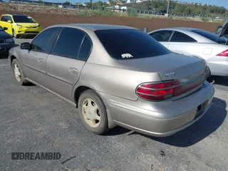1999 Oldsmobile Cutlass GL z VIN 1G3NB52M9X6313424, wystawiony jako IAAI lot #42345276 z przebiegiem 191 527 mil mil oraz . Historia ofert i sprzedaży dostępna na DreamBid. Obrazek 3.