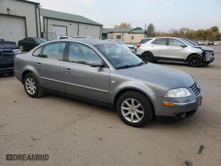2004 Volkswagen Passat Sedan GLS with VIN WVWPD63B24E035926, listed as a Copart auction lot 74698874 with 189,392 mi miles and Salvage Title. Bid and sale history available at carsss.com. Image 4.