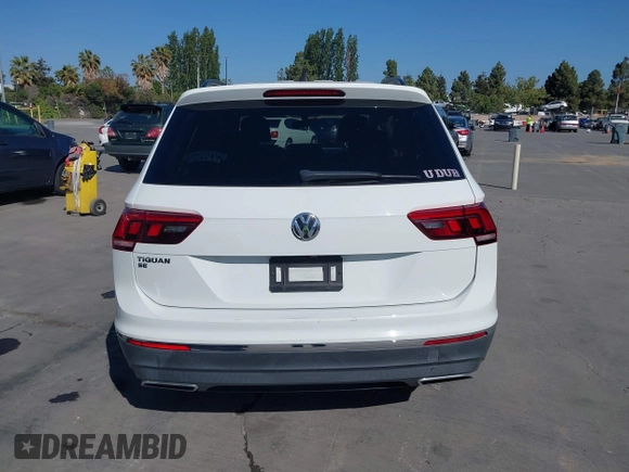 2020 Volkswagen Tiguan SE z VIN 3VV3B7AX8LM120160, wystawiony jako IAAI lot #42316791 z przebiegiem 38 702 mil mil oraz . Historia ofert i sprzedaży dostępna na DreamBid. Obrazek 16.