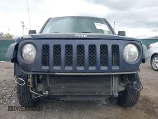 2012 Jeep Patriot Sport with VIN 1C4NJRBB4CD659072, listed as a IAAI auction lot 40584115 with 183,672 mi miles. Bid and sale history available at carsss.com. Image 6.