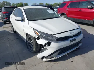 2022 Kia Forte LXS z VIN 3KPF24AD0NE474123, wystawiony jako IAAI lot #41850867 z przebiegiem 45 318 mil mil oraz . Historia ofert i sprzedaży dostępna na DreamBid. Obrazek 1.
