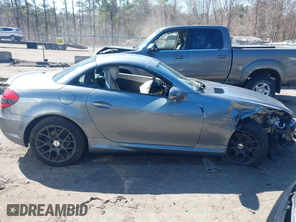 2011 Mercedes-Benz SLK 300 with VIN WDBWK5EA5BF239416, listed as a IAAI auction lot 42048520 with 57,454 mi miles and . Bid and sale history available at DreamBid. Image 13.