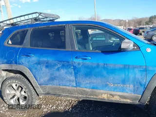2017 Jeep Cherokee Trailhawk with VIN 1C4PJMBS4HW602362, listed as a IAAI auction lot 41337004 with 139,926 mi miles and . Bid and sale history available at DreamBid. Image 13.