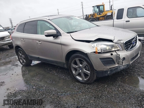 2013 Volvo XC60 T6 with VIN YV4902DZ7D2449646, listed as a IAAI auction lot 41764164 with 129,588 mi miles. Bid and sale history available at carsss.com. Image 1.
