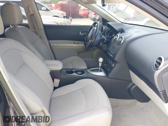 2012 Nissan Rogue S z VIN JN8AS5MV2CW383964, wystawiony jako IAAI lot #42091108 z przebiegiem 158 248 mil mil oraz . Historia ofert i sprzedaży dostępna na DreamBid. Obrazek 5.
