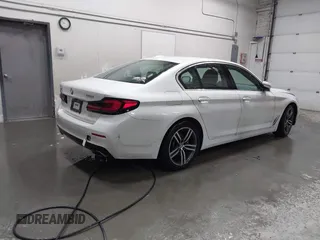 2021 BMW 5 Series 530i xDrive with VIN WBA13BJ09MWX04445, listed as a IAAI auction lot 41461330 with 40,329 mi miles and . Bid and sale history available at carsss.com. Image 4.