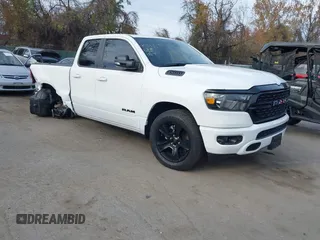2022 Ram 1500 Big Horn z VIN 1C6SRFBT7NN375197, wystawiony jako IAAI lot #40824095 z przebiegiem 91 751 mil mil oraz . Historia ofert i sprzedaży dostępna na DreamBid. Obrazek 1.