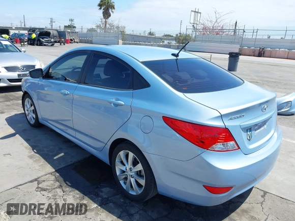 2012 Hyundai Accent GLS z VIN KMHCU4AE1CU057299, wystawiony jako IAAI lot #42130443 z przebiegiem 65 901 mil mil oraz . Historia ofert i sprzedaży dostępna na DreamBid. Obrazek 3.