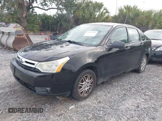 2011 Ford Focus SE with VIN 1FAHP3FN5BW110132, listed as a IAAI auction lot 41927998 with 175,045 mi miles. Bid and sale history available at carsss.com. Image 2.