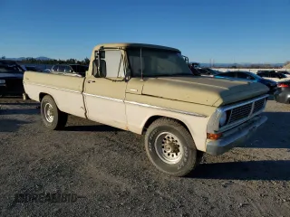 1970 Ford F-250 z VIN F25YRG91538, wystawiony jako Copart lot #87632065 z przebiegiem 38 811 mil mil oraz Czysty tytuł • Clean title. Historia ofert i sprzedaży dostępna na DreamBid. Obrazek 4.