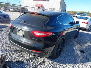 2017 Maserati Levante z VIN ZN661XUA1HX234457, wystawiony jako IAAI lot #41029384 z przebiegiem 132 624 mil mil oraz . Historia ofert i sprzedaży dostępna na DreamBid. Obrazek 4.