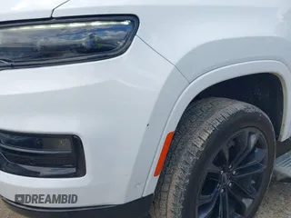 2024 Jeep Grand Wagoneer Series II с VIN 1C4SJSFP4RS127115, выставлен на аукционе IAAI как лот 42097396 с пробегом 45 680 миль миль и . История ставок и продаж доступна на DreamBid. Изображение 6.