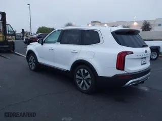 2021 Kia Telluride EX with VIN 5XYP34HC1MG097415, listed as a IAAI auction lot 41694743 with 33,431 mi miles. Bid and sale history available at carsss.com. Image 3.