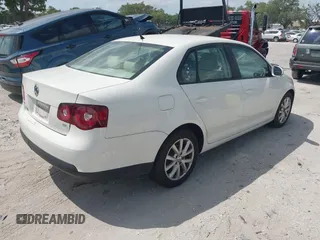 2010 Volkswagen Jetta Sedan Limited with VIN 3VWAZ7AJ7AM148894, listed as a IAAI auction lot 42173838 with 113,415 mi miles. Bid and sale history available at carsss.com. Image 4.