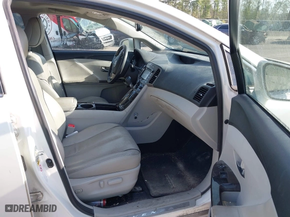 2015 Toyota Venza XLE with VIN 4T3ZK3BB8FU074868, listed as a IAAI auction lot 41903737 with 277,991 mi miles. Bid and sale history available at carsss.com. Image 5.