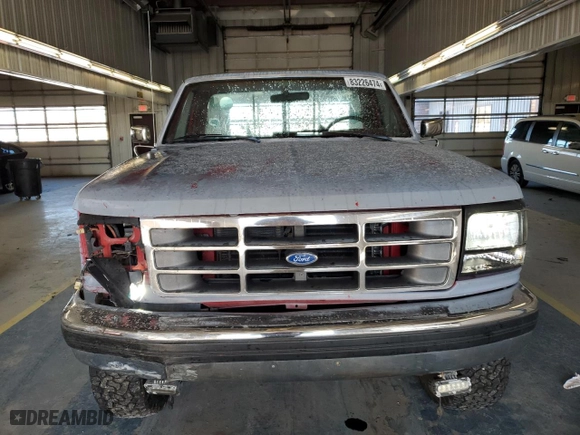 1992 Ford F-250 with VIN 1FTHF26HXNNA56967, listed as a Copart auction lot 83226474 with 150,659 mi miles and Salvage Title. Bid and sale history available at carsss.com. Image 5.