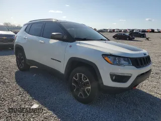 2020 Jeep Compass Trailhawk z VIN 3C4NJDDB4LT184212, wystawiony jako Copart lot #53054375 z przebiegiem 73 963 mil mil oraz Szkoda całkowita • Salvage title. Historia ofert i sprzedaży dostępna na DreamBid. Obrazek 4.