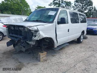2008 Ford Econoline Wagon XL with VIN 1FBNE31L48DA80199, listed as a IAAI auction lot 41905560 with 198,545 mi miles. Bid and sale history available at carsss.com. Image 2.