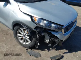 2019 Kia Sorento L with VIN 5XYPG4A38KG456514, listed as a IAAI auction lot 41714142 with 53,777 mi miles. Bid and sale history available at carsss.com. Image 6.