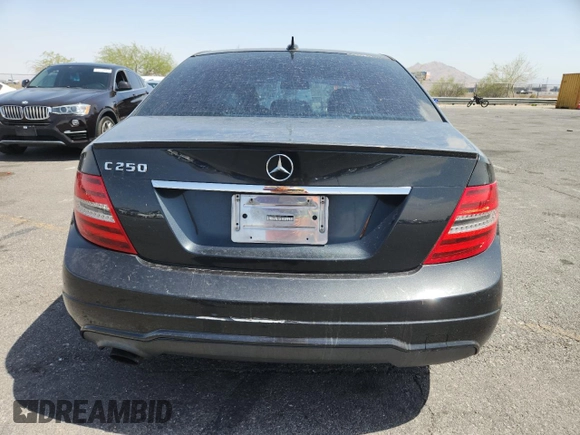 2012 Mercedes-Benz C 250 Sport z VIN WDDGF4HB3CA597983, wystawiony jako Copart lot #62301835 z przebiegiem 194 268 mil mil oraz Czysty tytuł • Clean title. Historia ofert i sprzedaży dostępna na DreamBid. Obrazek 6.
