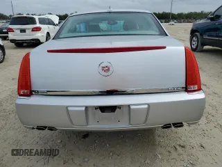 2010 Cadillac DTS 1SA z VIN 1G6KA5EY2AU135849, wystawiony jako Copart lot #79930734 z przebiegiem 98 396 mil mil oraz Nie do naprawy • Non repairable. Historia ofert i sprzedaży dostępna na DreamBid. Obrazek 6.