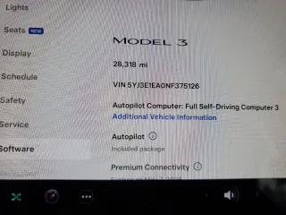 2022 Tesla Model 3 z VIN 5YJ3E1EA0NF375126, wystawiony jako Copart lot #53294925 z przebiegiem 28 318 mil mil oraz Szkoda całkowita • Salvage title. Historia ofert i sprzedaży dostępna na DreamBid. Obrazek 9.